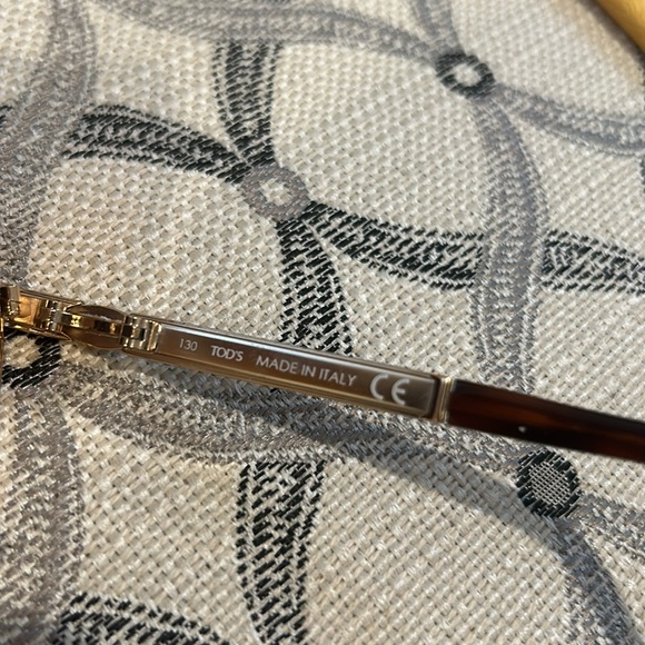 Tods aviator sunglasses with burgundy leather accents - Picture 2 of 9